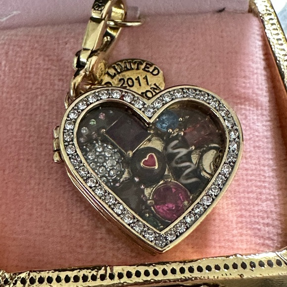 Juicy Couture 2009 Limited Edition Valentine Box of Chocolates Charm YJRU2672 - Picture 2 of 15